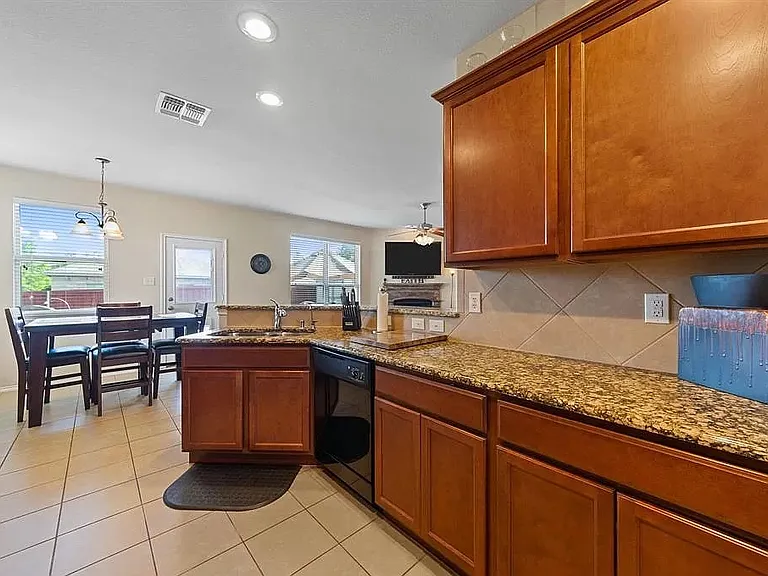 1701 Twin Hills Way — Photo 5