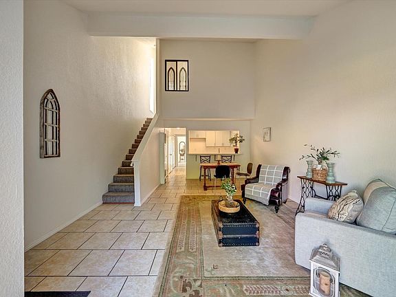 3rd image of 573 Norlee Street