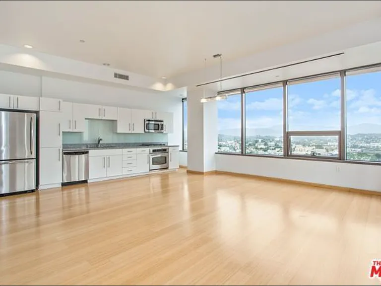 1100 Wilshire Blvd #2006 — Photo 4
