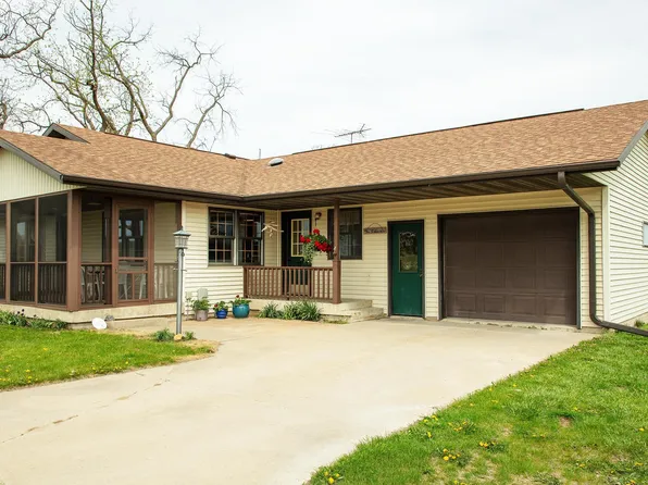 13696 Ivy Ave, Greene, IA 50636