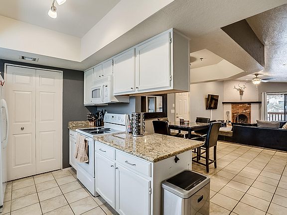 5th image of 3031 N Civic Center Plz Unit 330