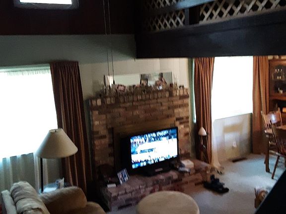 Open concept living room and dining room.