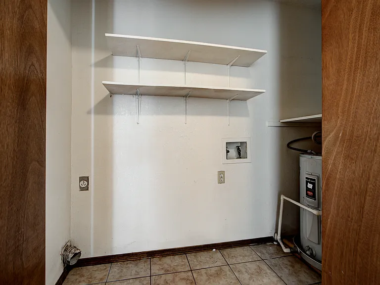 1315 Glen Oaks Ct #4 — Photo 20