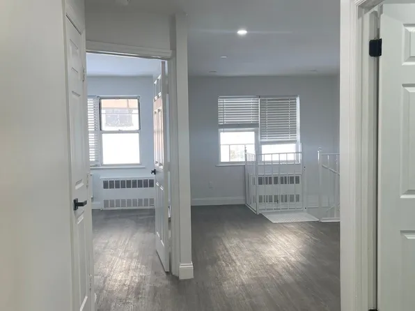 140-71 Burden Cres #1, Jamaica, NY 11435