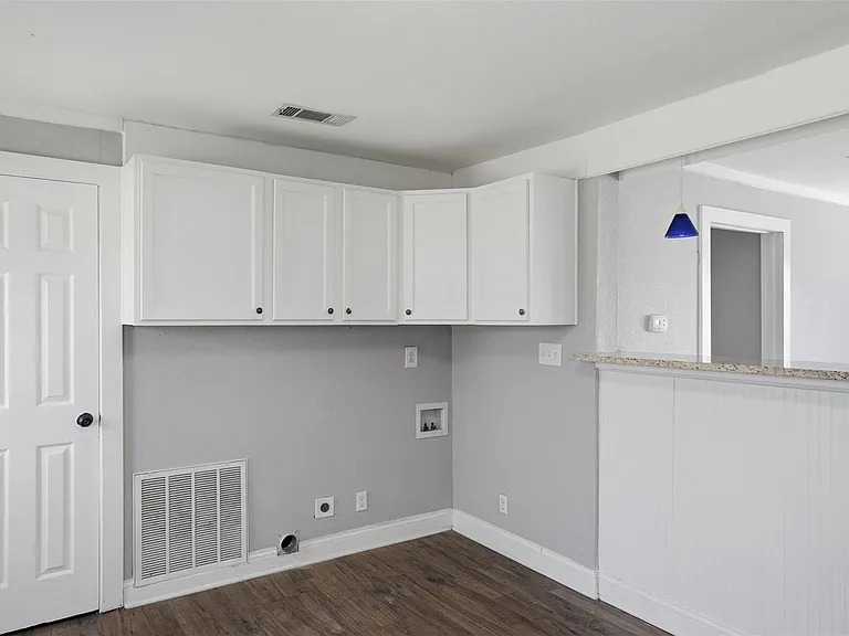 308 W Lamm St — Photo 23