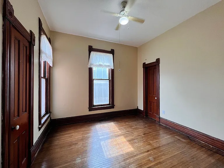420 Platt St — Photo 9