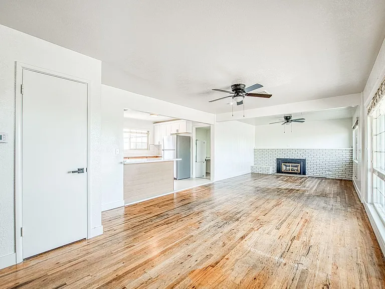245 Minnewawa Ave #A — Photo 11