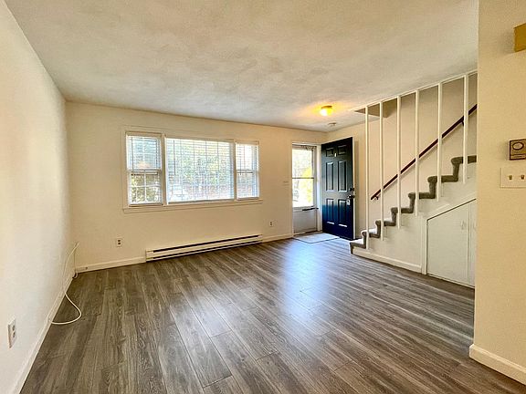 4th image of 156 E Bacon St APT 8