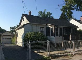 63 Kingsley St, Springfield, MA 01104