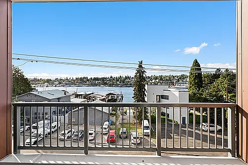Flow Eastlake Apartments — Photo 57