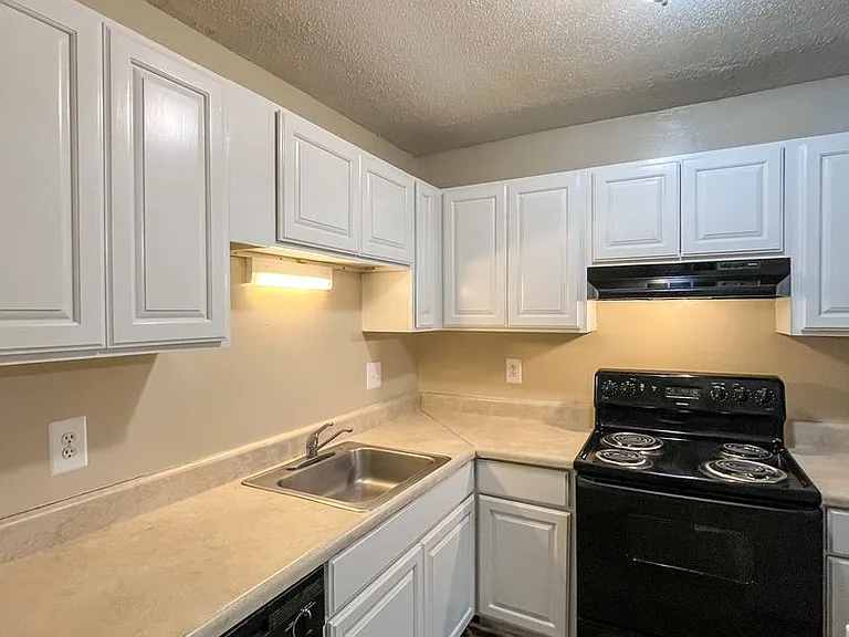 Brynn Marr Village — Photo 64
