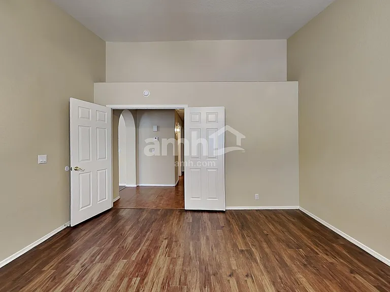 2312 E Lockwood St — Photo 9