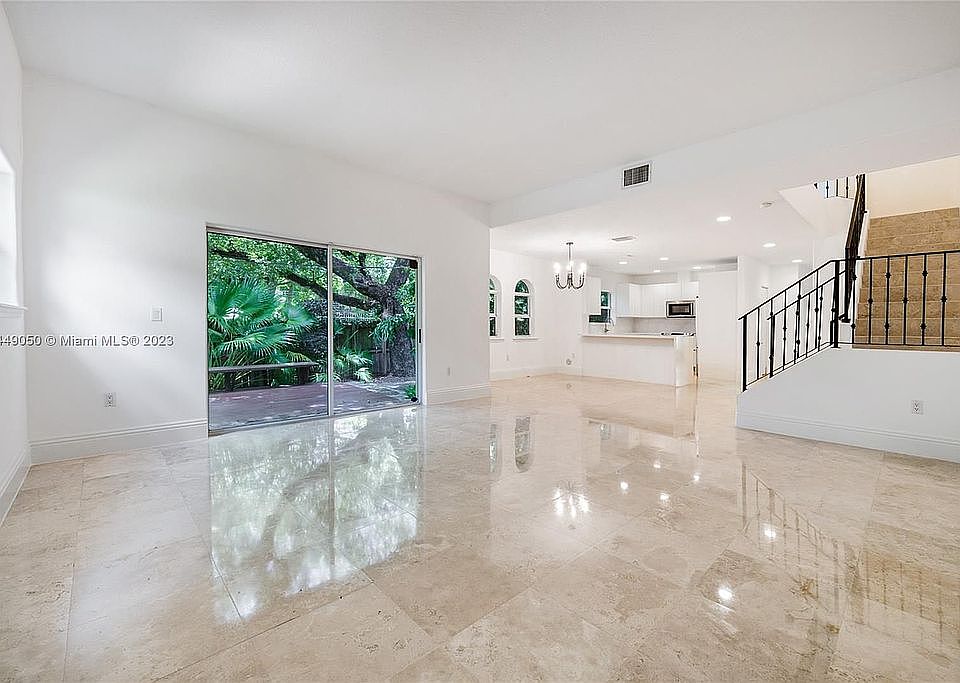 1st image of 3101 Oak Ave #3101