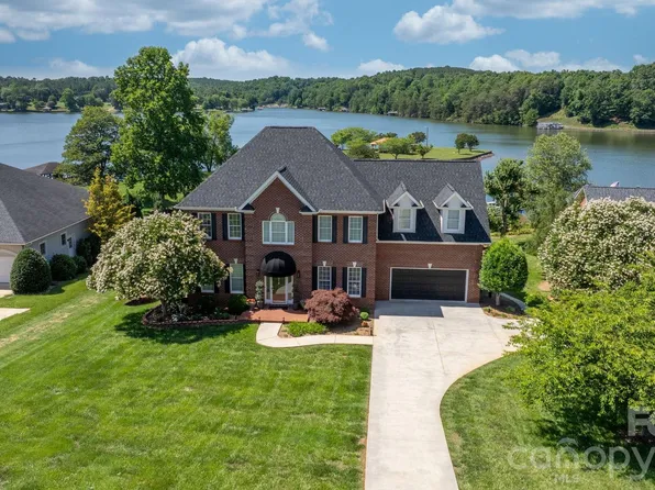 215 Iswa Dr, Taylorsville, NC 28681