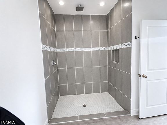 4th image of 6009 Keystone Cir