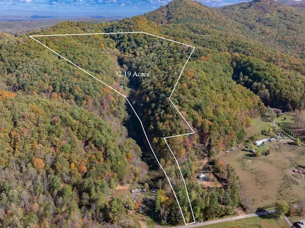 809 Wyatt Hollow Rd, Bristol, TN 37620