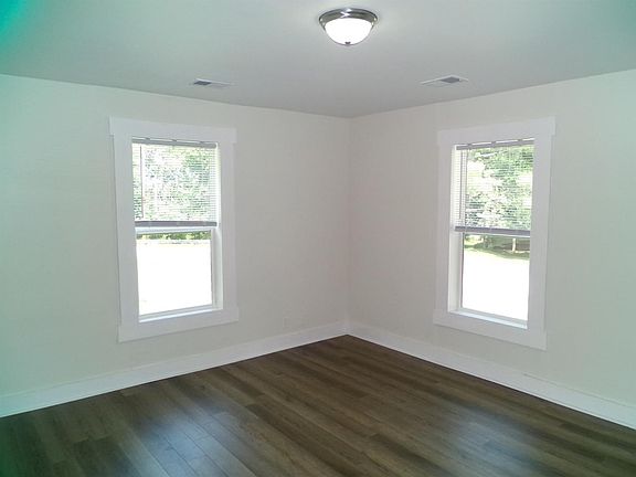 4th image of 204 Glass Ave