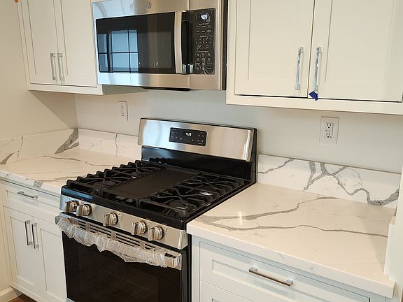 3rd image of 5332 Coldbrook Ave