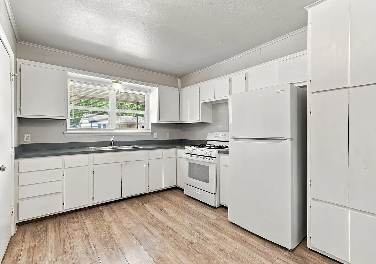 3 Bed | 2 Bath in Central Tulsa! — Photo 3