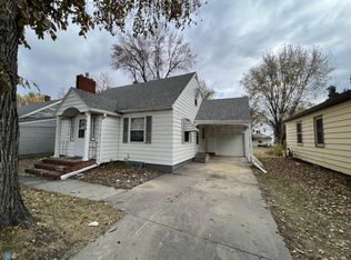 1229 9th St N, Fargo, ND 58102