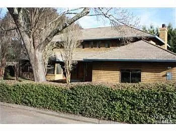 3 Brooke Dr photo 1