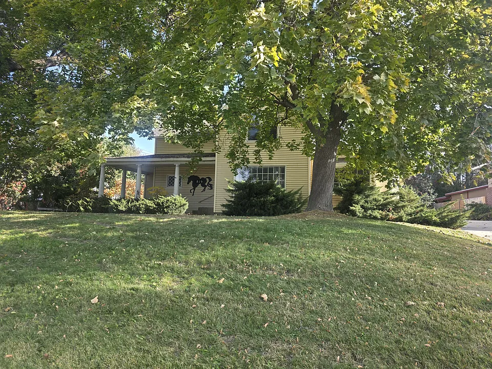 819 S 10th Ave