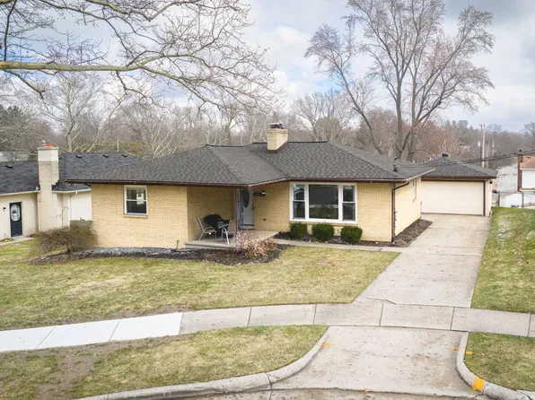 767 Beaumont Dr NW, Grand Rapids, MI 49504