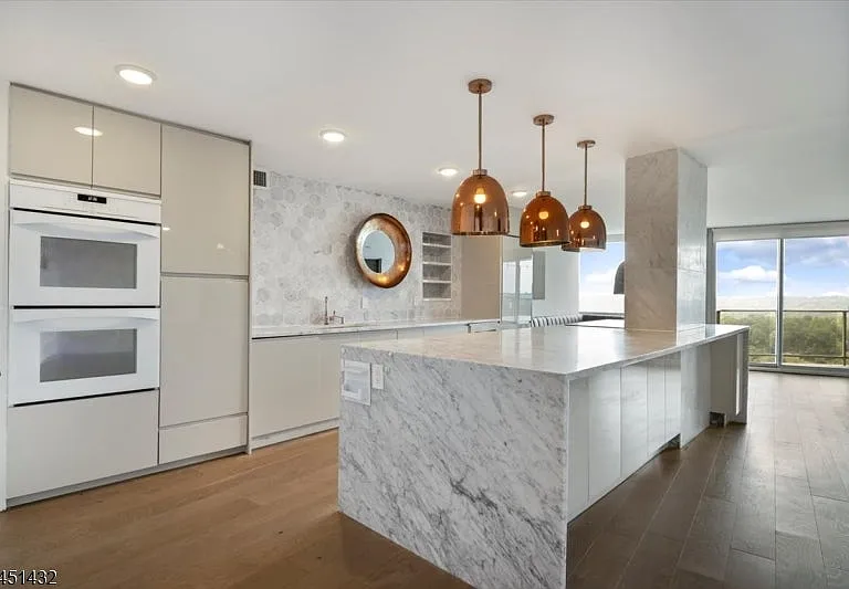 1 Claridge Dr #602 — Photo 4