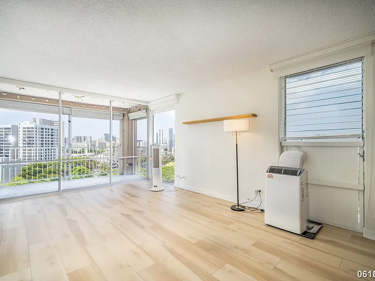 1617 Keeaumoku St #1005 — Photo 9