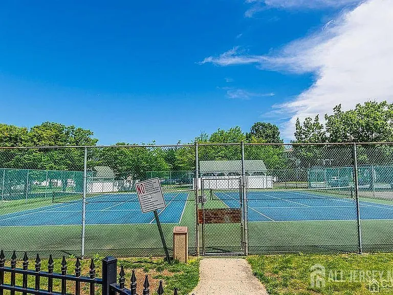 155 Darwin Ln — Photo 9