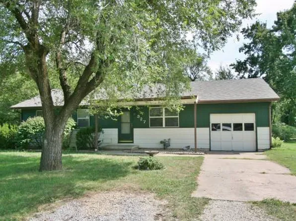 327 W 10th St, Andover, KS 67002