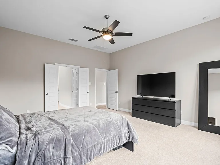 4106 Sherman Oak Ln — Photo 17