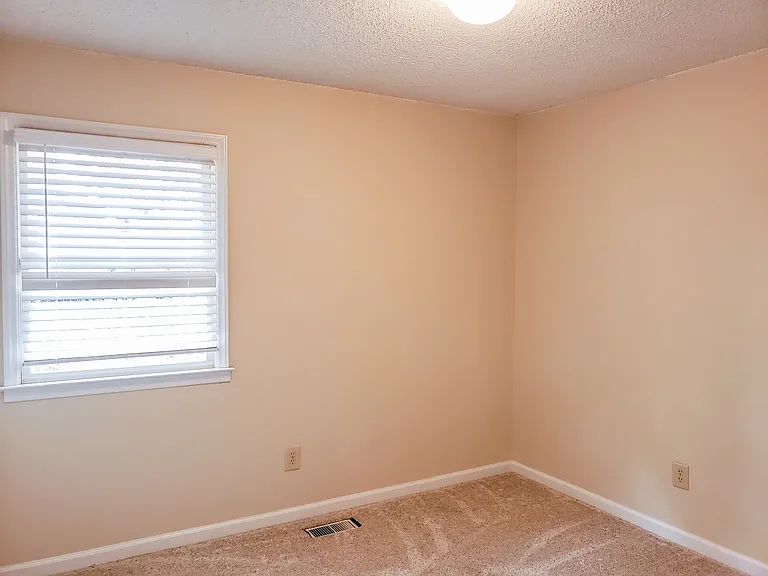 723 Skycliff Ct — Photo 24