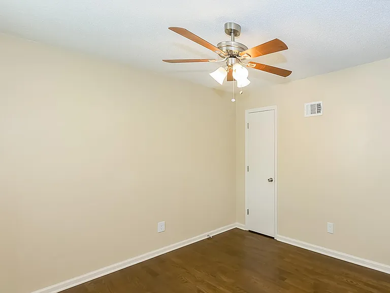 6490 N Delta Ave — Photo 15