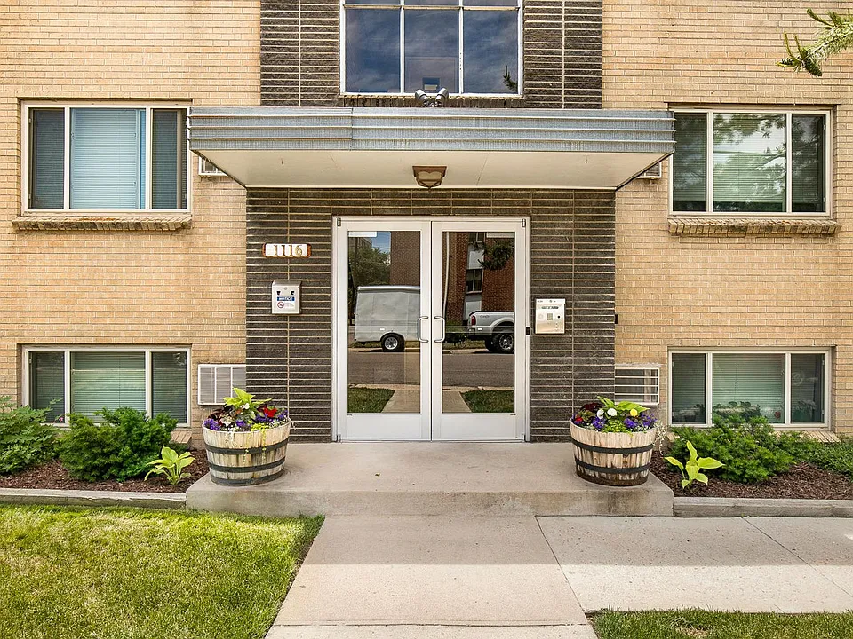 1116 W Lilley Ave
