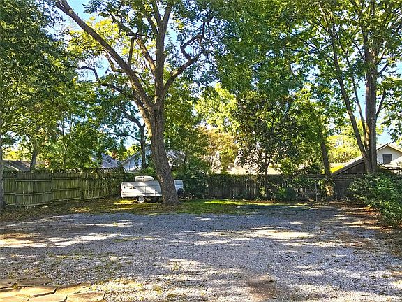 5th image of 383 Felder Ave