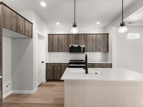 3rd image of 6733 S Harvest Cove Ave
