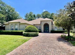 614 Santa Maria Dr, Leesburg, FL 34748