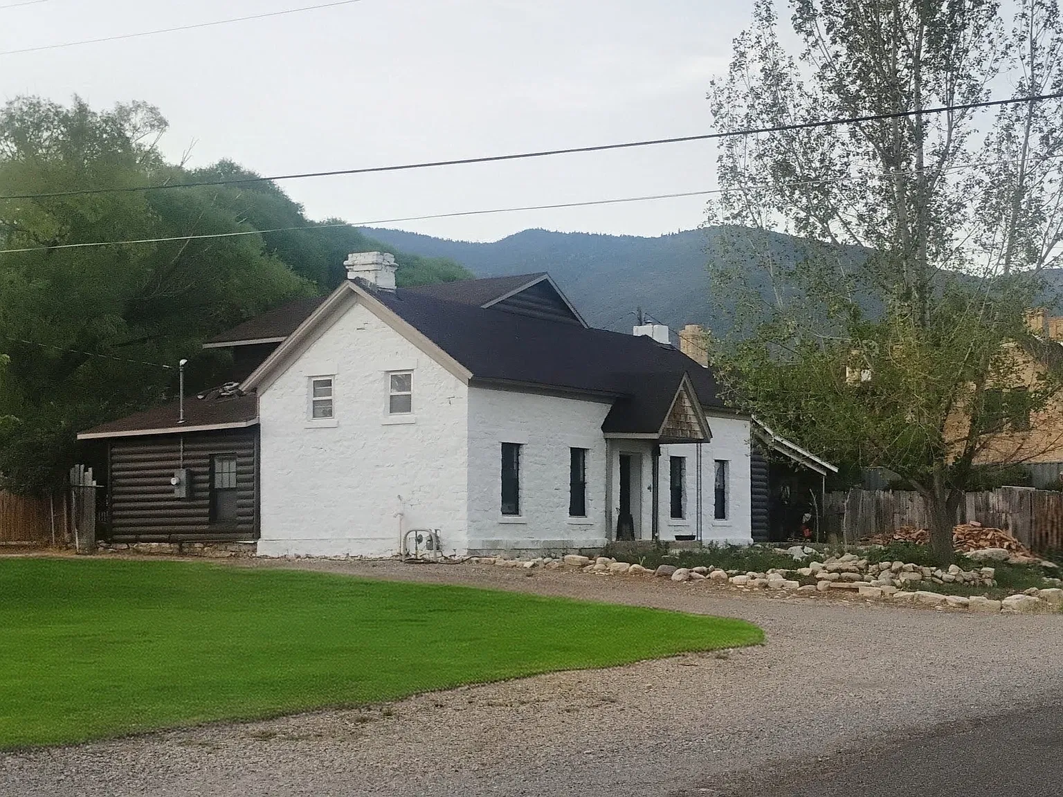 3 bed, 2500 sqft, $2,250 — Photo 2