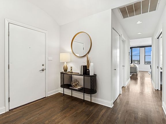 2nd image of 1635 W Belmont Ave APT 619