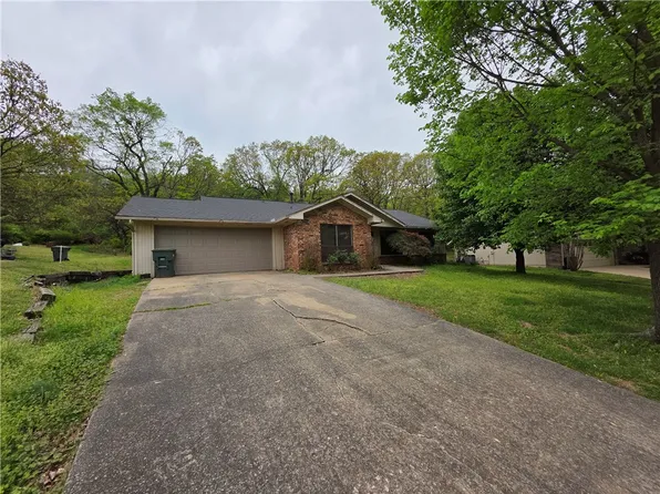 2123 W Loren Cir, Fayetteville, AR 72701