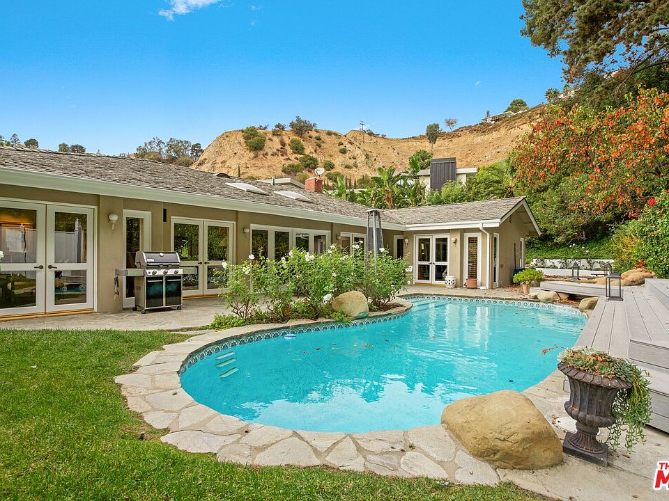 1st image of 1854 N Doheny Dr