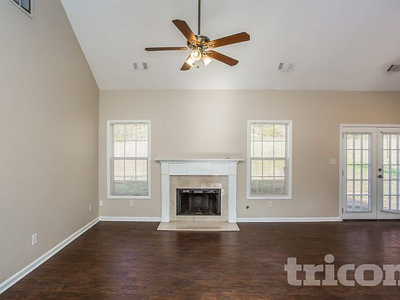 4th image of 4577 Garden City Dr