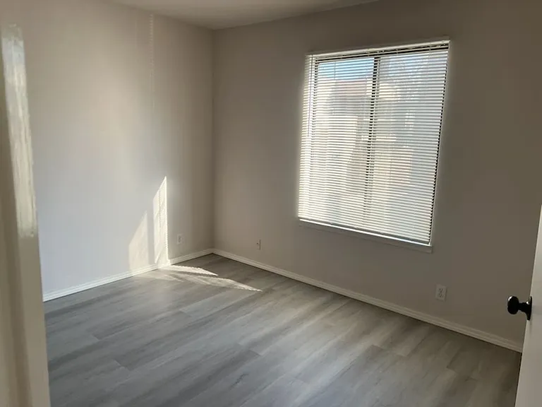 2065 Riley Ct — Photo 7