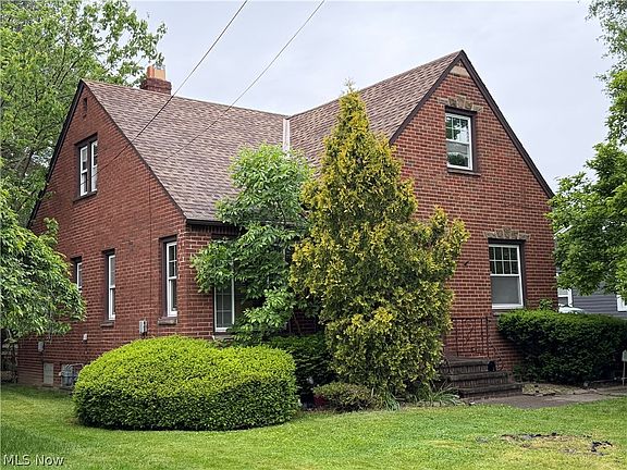 3rd image of 5916 Pearl Rd