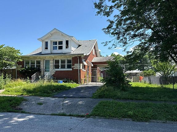 2nd image of 1106 E Poplar St