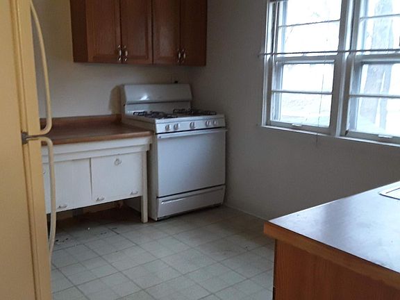 3rd image of 2085 Stillwater Ave E #2