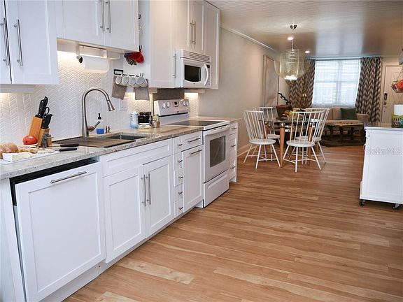 3rd image of 4895 Bay St NE APT 115