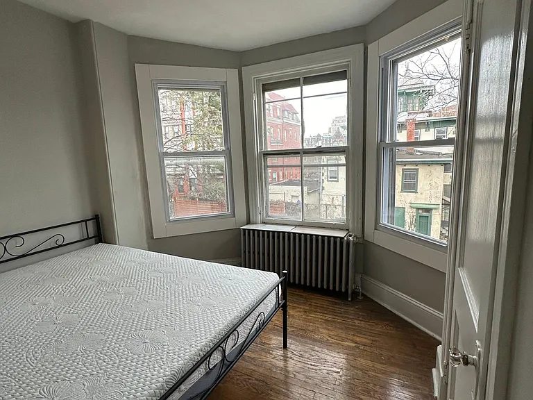 211 N 36th St #3R — Photo 6