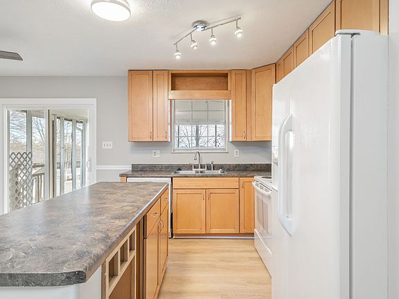 5th image of 5712 Walden Woods Ct